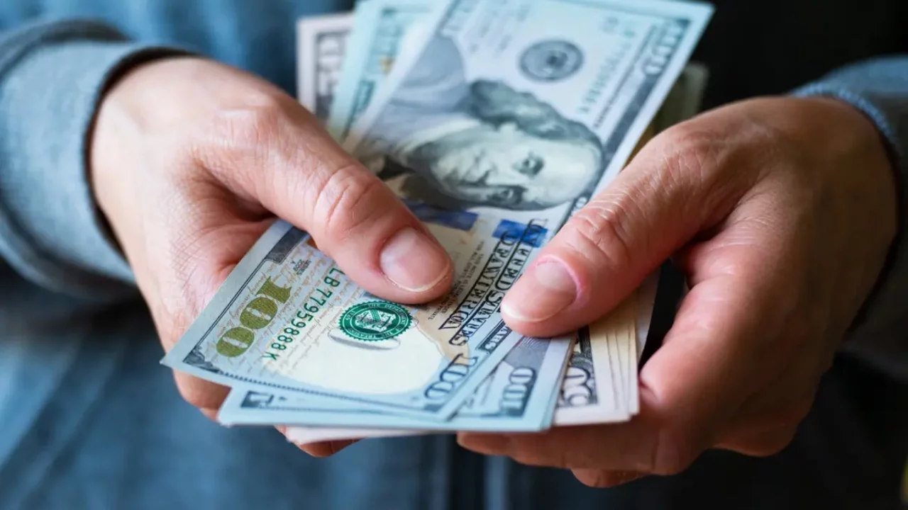 Dolar kuru enflasyonist baskılarla yükselişini sürdürüyor