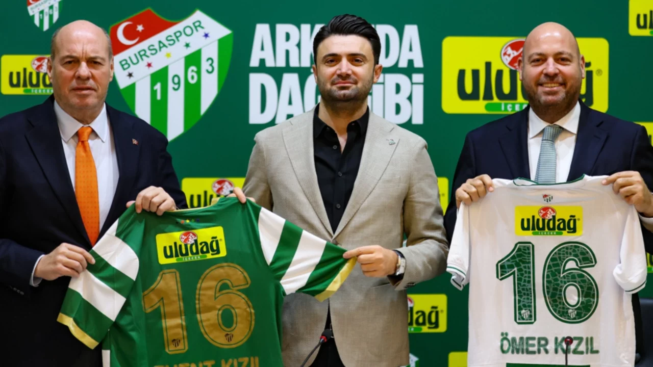 Bursaspor'un forma sırt sponsoru yine Uludağ İçecek